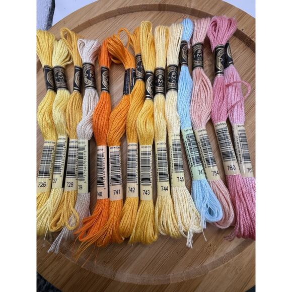 Huge 500 Lot of DMC Embroidery Floss Skeins Cross Stitch Thread NIP #01-3000s*** - Picture 10 of 14